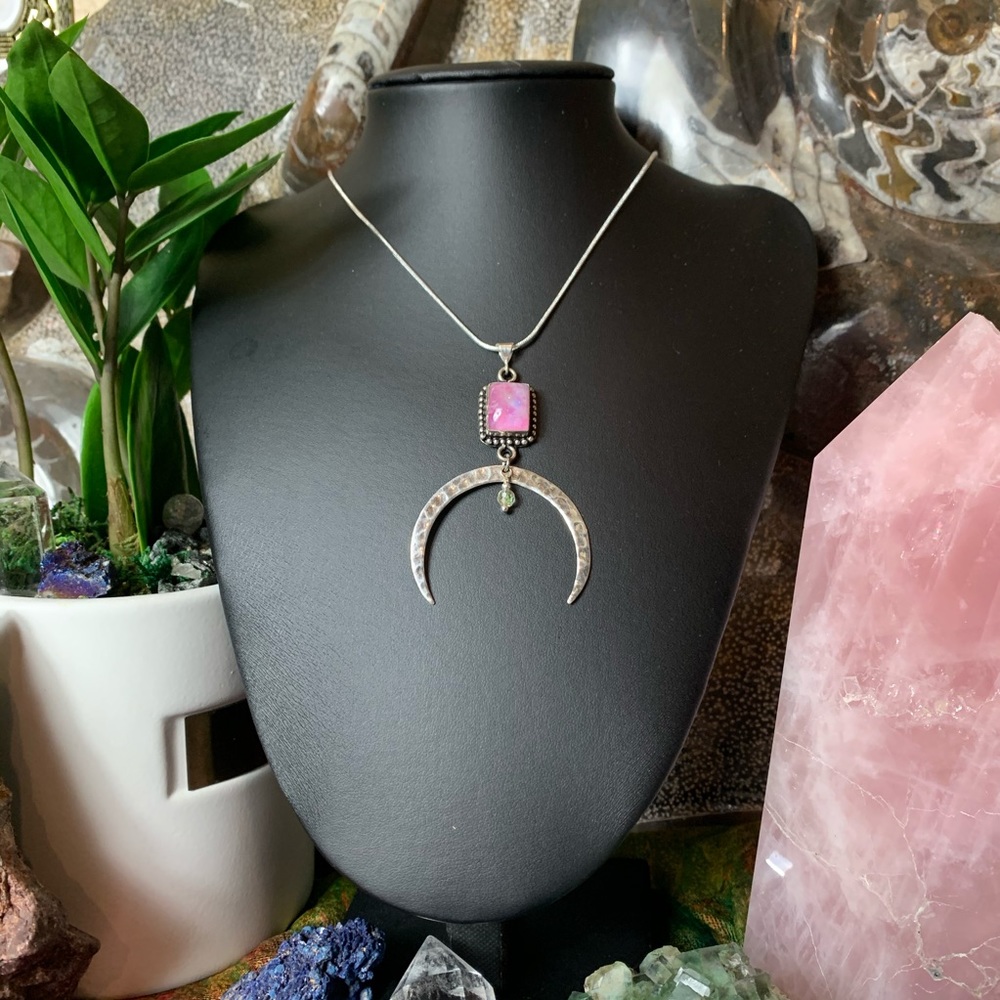 ☀️NWT Witchy sterling & pink moonstone necklace